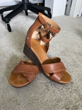 UGG Women’s Tan Leather Ankle-Strap Wedge Sandals